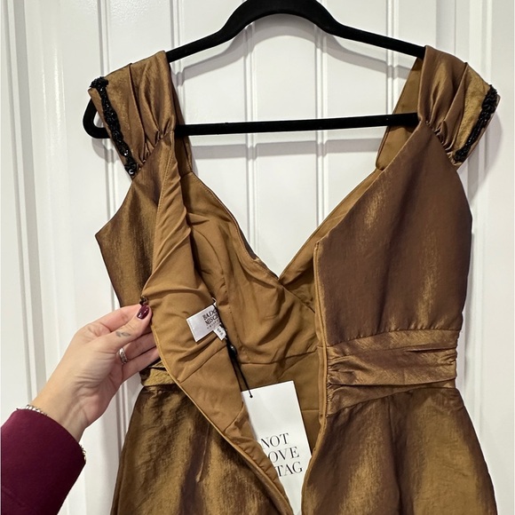 Badgley Mischka | Bronze Metallic Dress | Size 10 NWT - Picture 5 of 10
